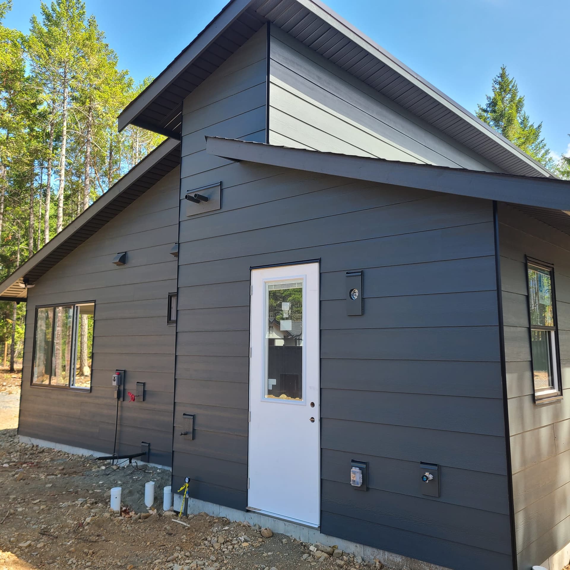 Hardie siding installation on residential home